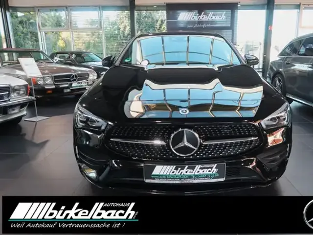 Mercedes-Benz CLA 200