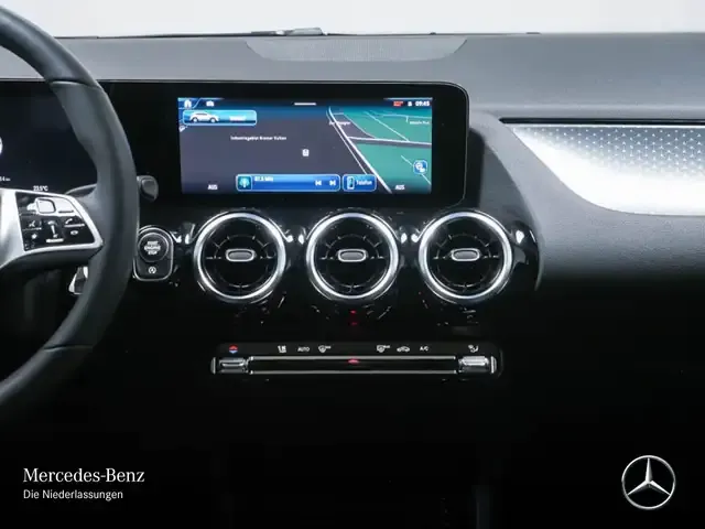 Mercedes-Benz GLA 180