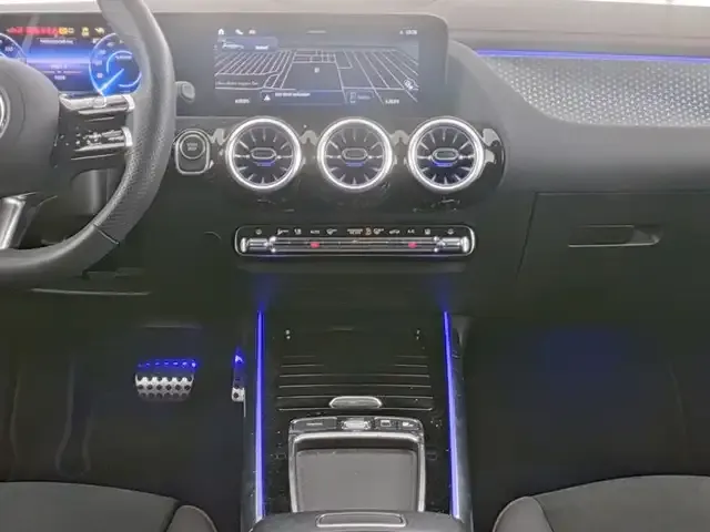 Mercedes-Benz EQA 300