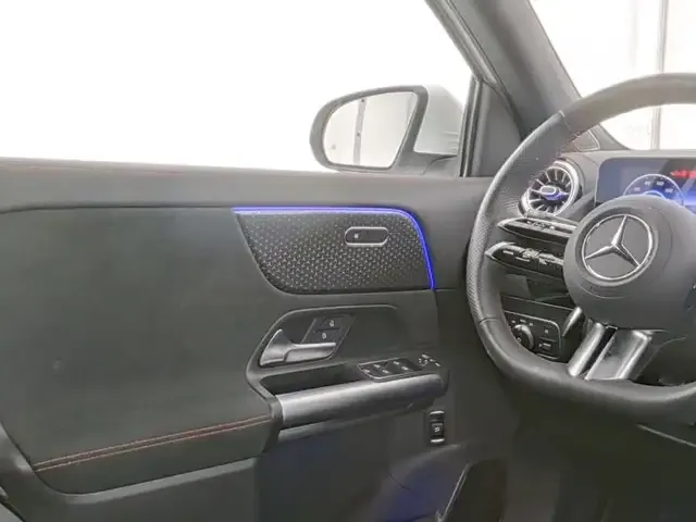 Mercedes-Benz EQA 300