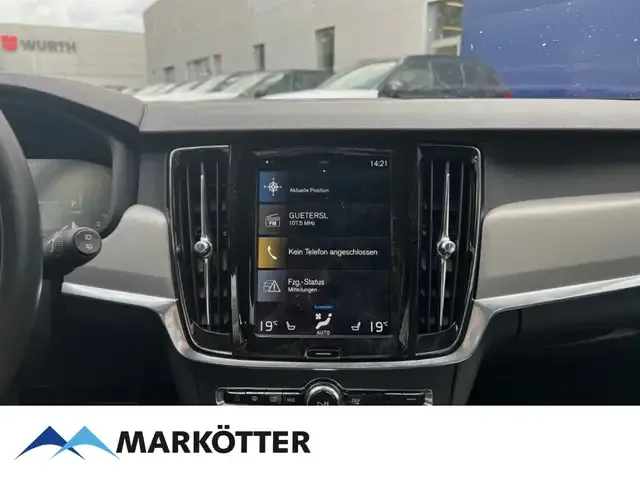 Volvo V90