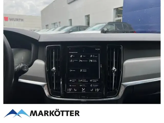 Volvo V90