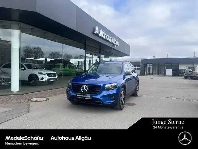 Mercedes-Benz GLB 220
