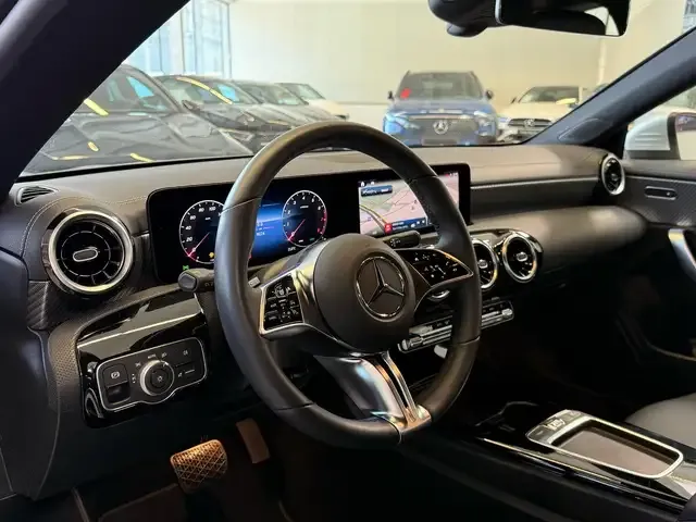 Mercedes-Benz CLA 180