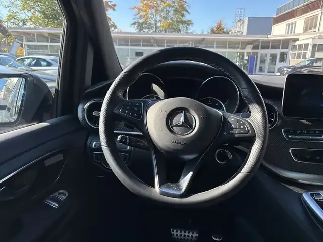 Mercedes-Benz V 300