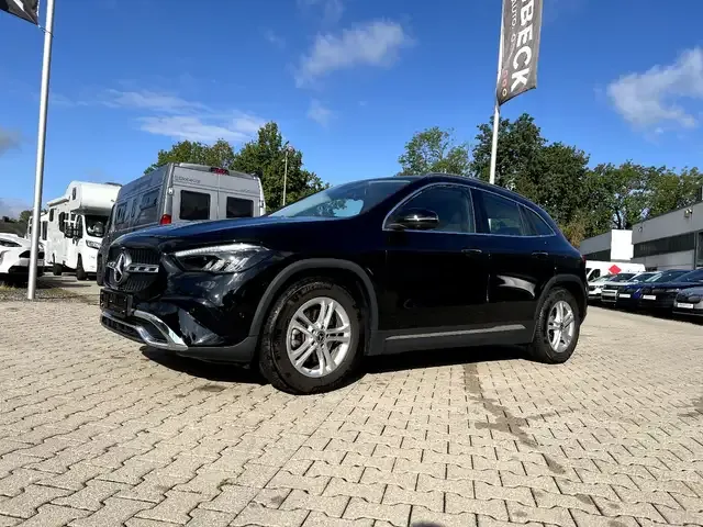 Mercedes-Benz GLA 200