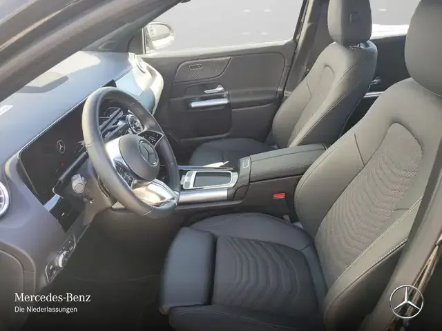 Mercedes-Benz EQA 300