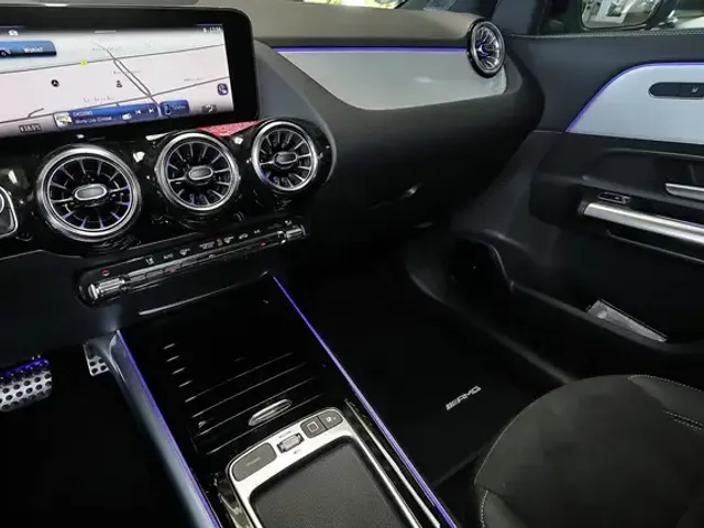 Mercedes-Benz GLA 220