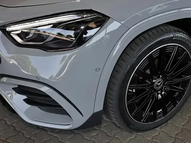 Mercedes-Benz GLA 220