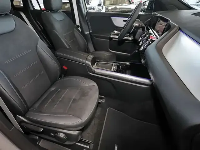 Mercedes-Benz GLA 220