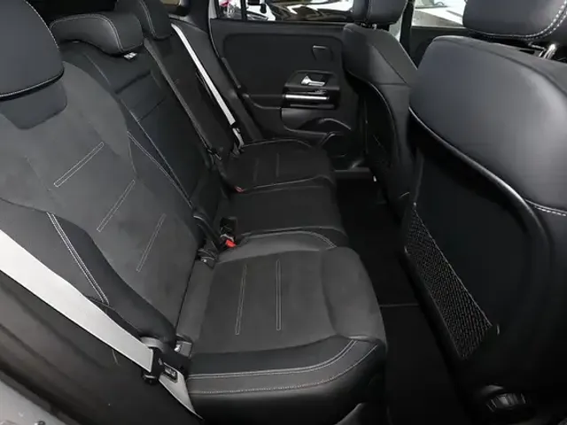 Mercedes-Benz GLA 220