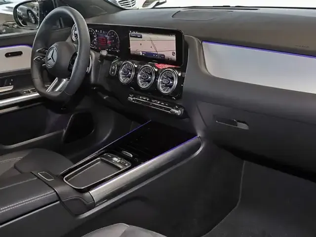 Mercedes-Benz GLA 220