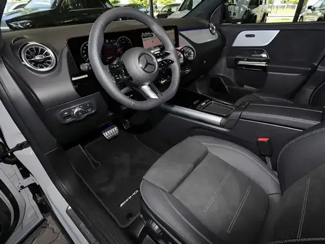 Mercedes-Benz GLA 220