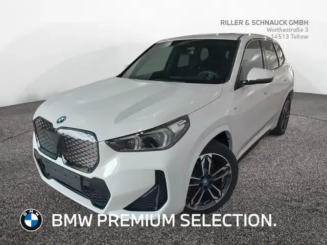 BMW iX1