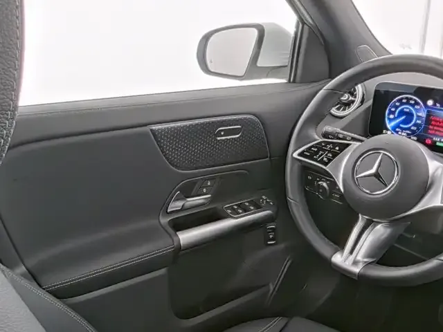 Mercedes-Benz EQA 350