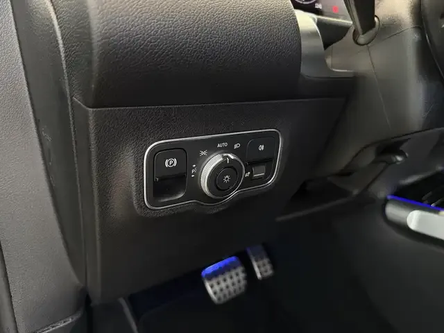 Mercedes-Benz GLB 200