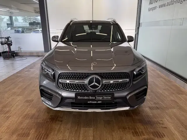 Mercedes-Benz GLB 200