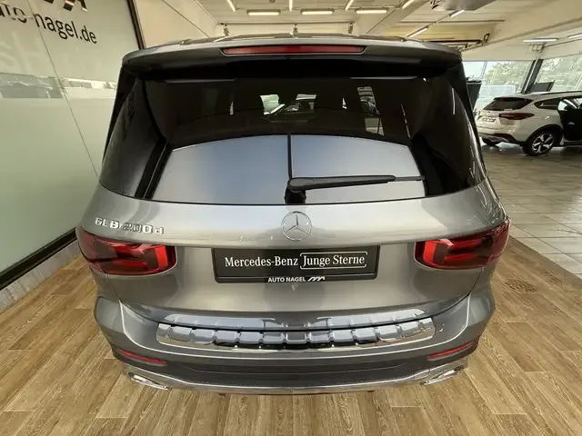 Mercedes-Benz GLB 200