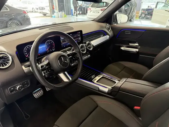 Mercedes-Benz GLB 200