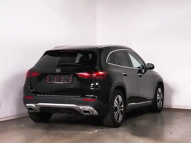 Mercedes-Benz GLA 220