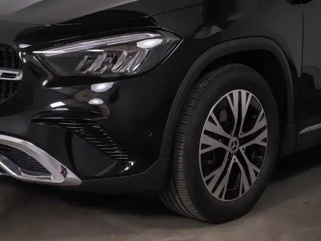 Mercedes-Benz GLA 220