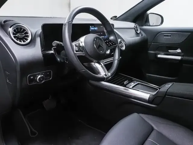 Mercedes-Benz GLA 220