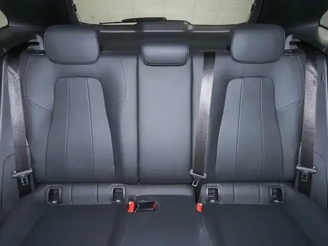 Mercedes-Benz GLA 220