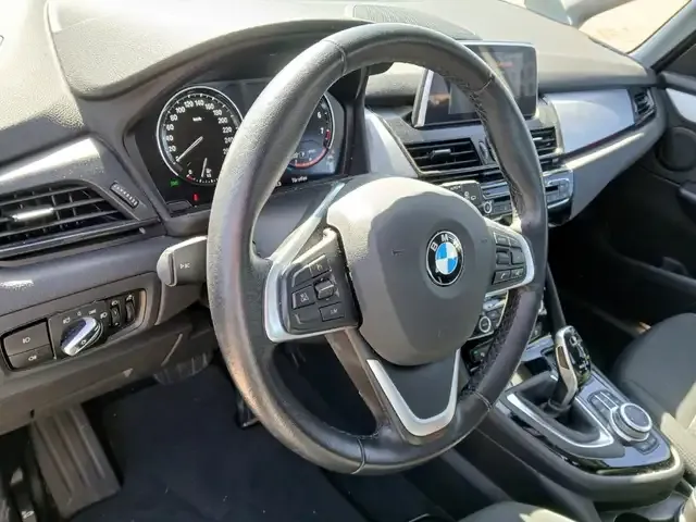 BMW 218