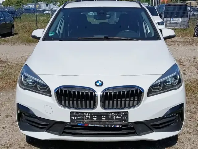 BMW 218