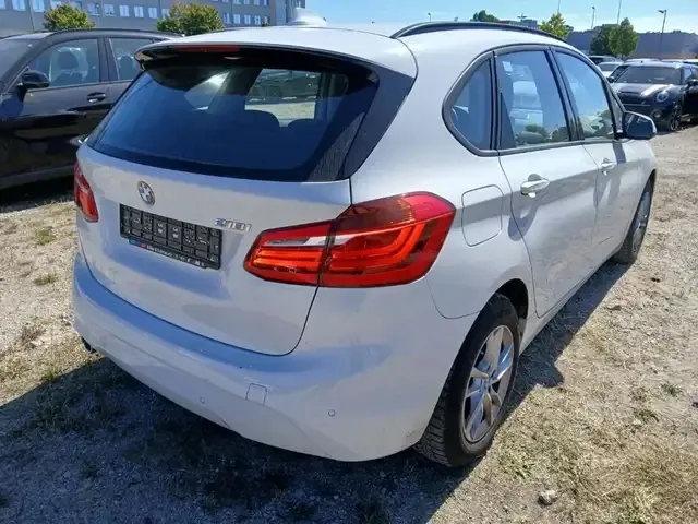 BMW 218