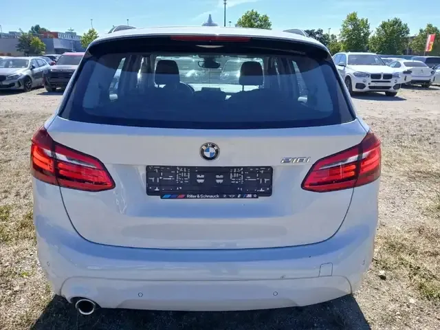 BMW 218