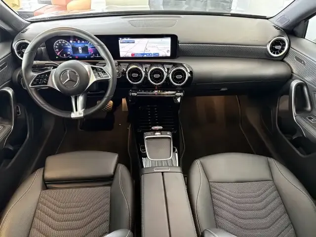Mercedes-Benz A 220