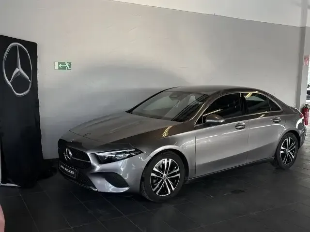 Mercedes-Benz A 220