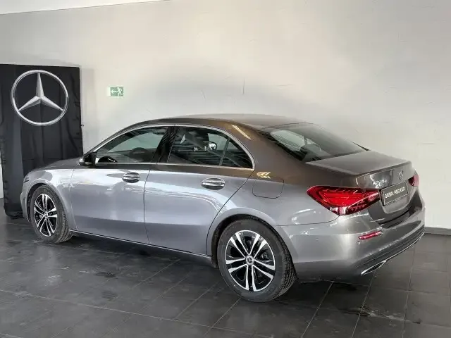 Mercedes-Benz A 220