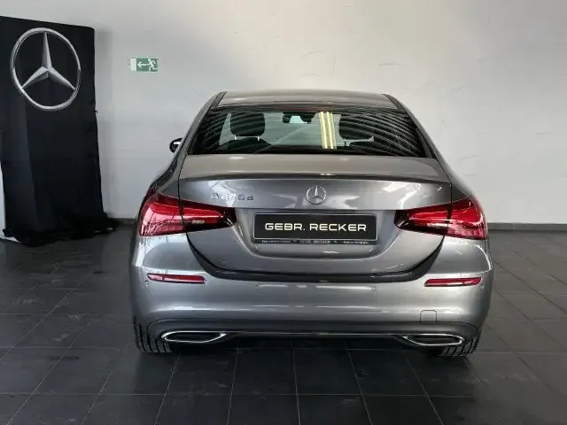 Mercedes-Benz A 220