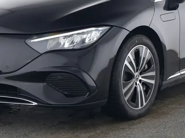 Mercedes-Benz EQE 300