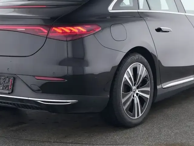 Mercedes-Benz EQE 300