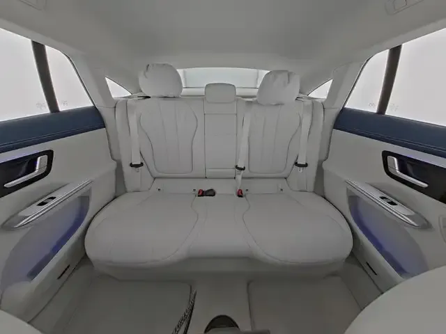 Mercedes-Benz EQE 300