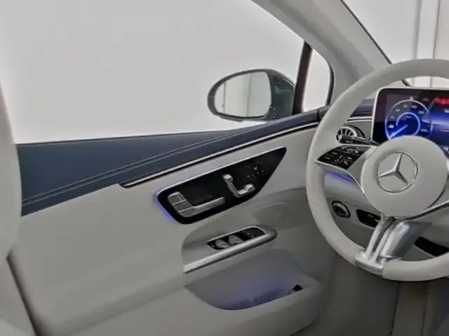 Mercedes-Benz EQE 300