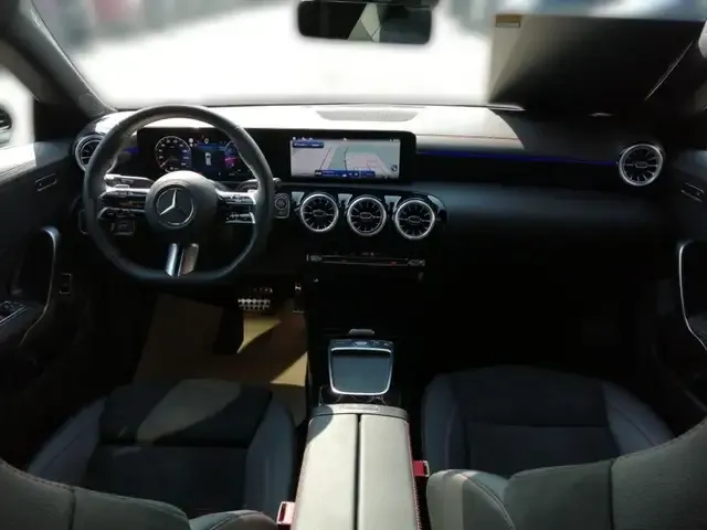 Mercedes-Benz CLA 180