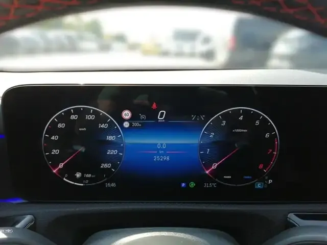 Mercedes-Benz CLA 180