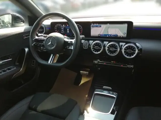 Mercedes-Benz CLA 180