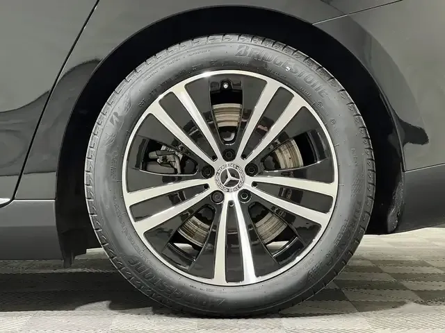 Mercedes-Benz EQE 300