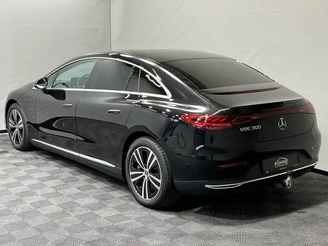 Mercedes-Benz EQE 300