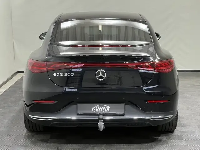 Mercedes-Benz EQE 300