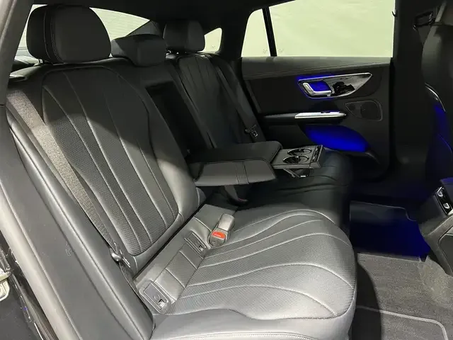 Mercedes-Benz EQE 300