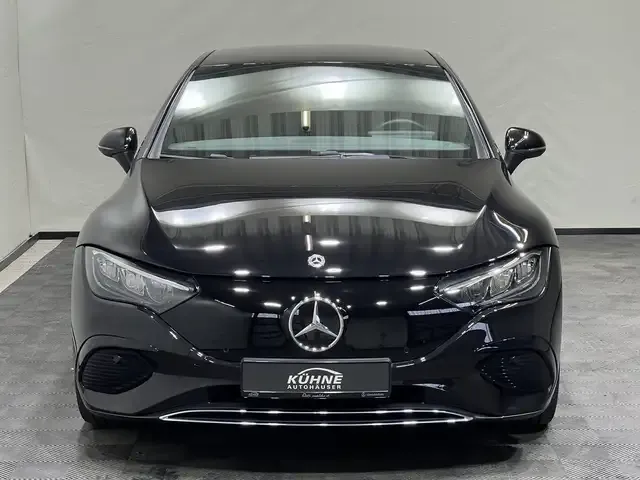 Mercedes-Benz EQE 300