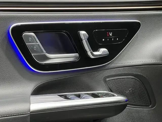 Mercedes-Benz EQE 300