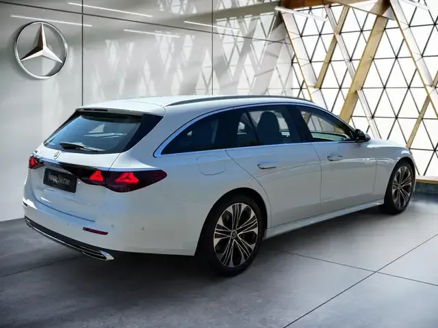 Mercedes-Benz E 200