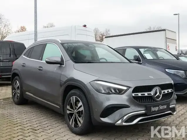 Mercedes-Benz GLA 180